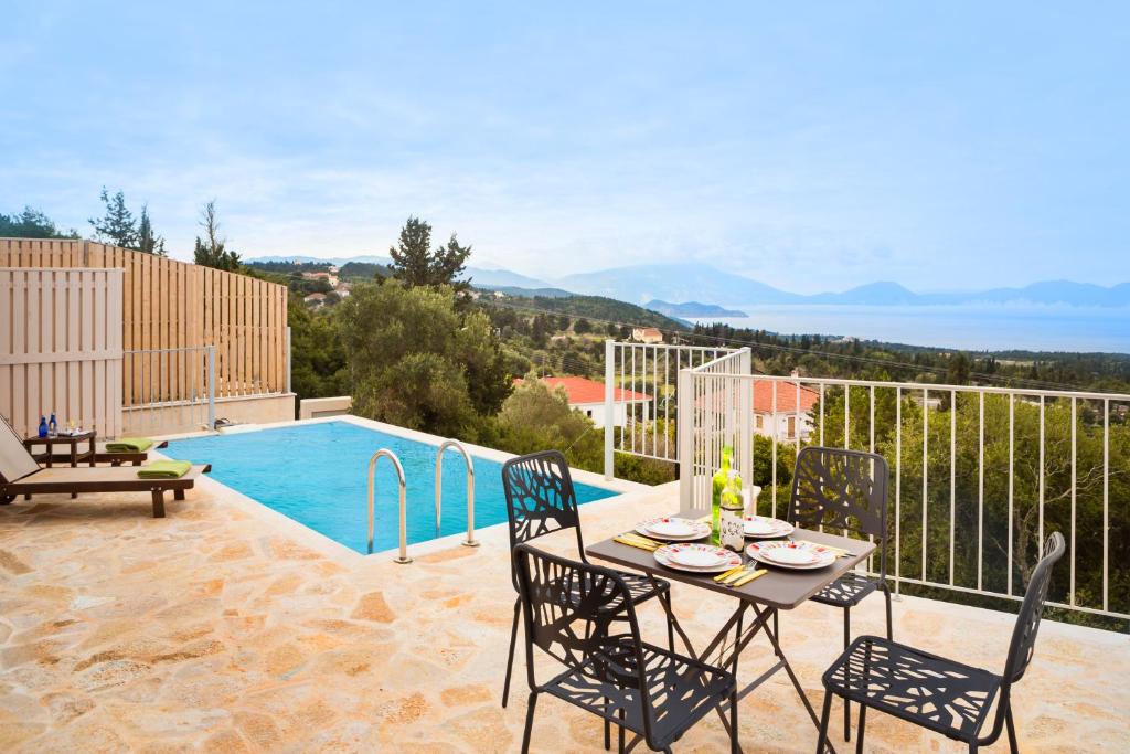 Magganos Sunset Villas room 3