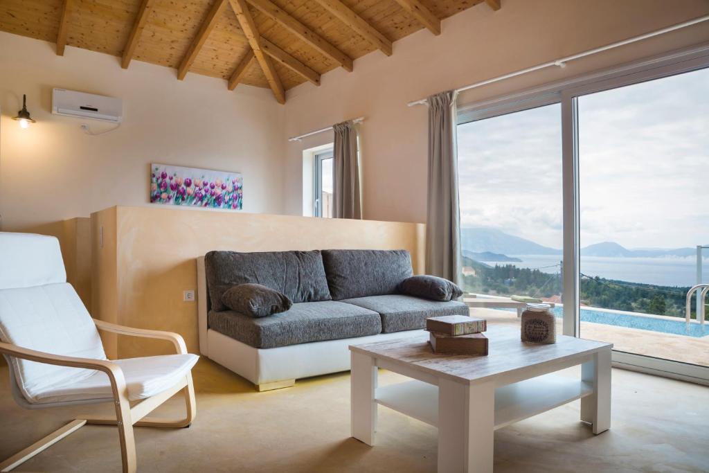 Magganos Sunset Villas room 6